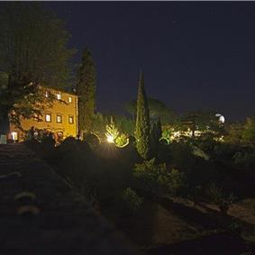 A selection of 2-3 bedroom apartments with shared pool near Florence, Sleeps 4-6